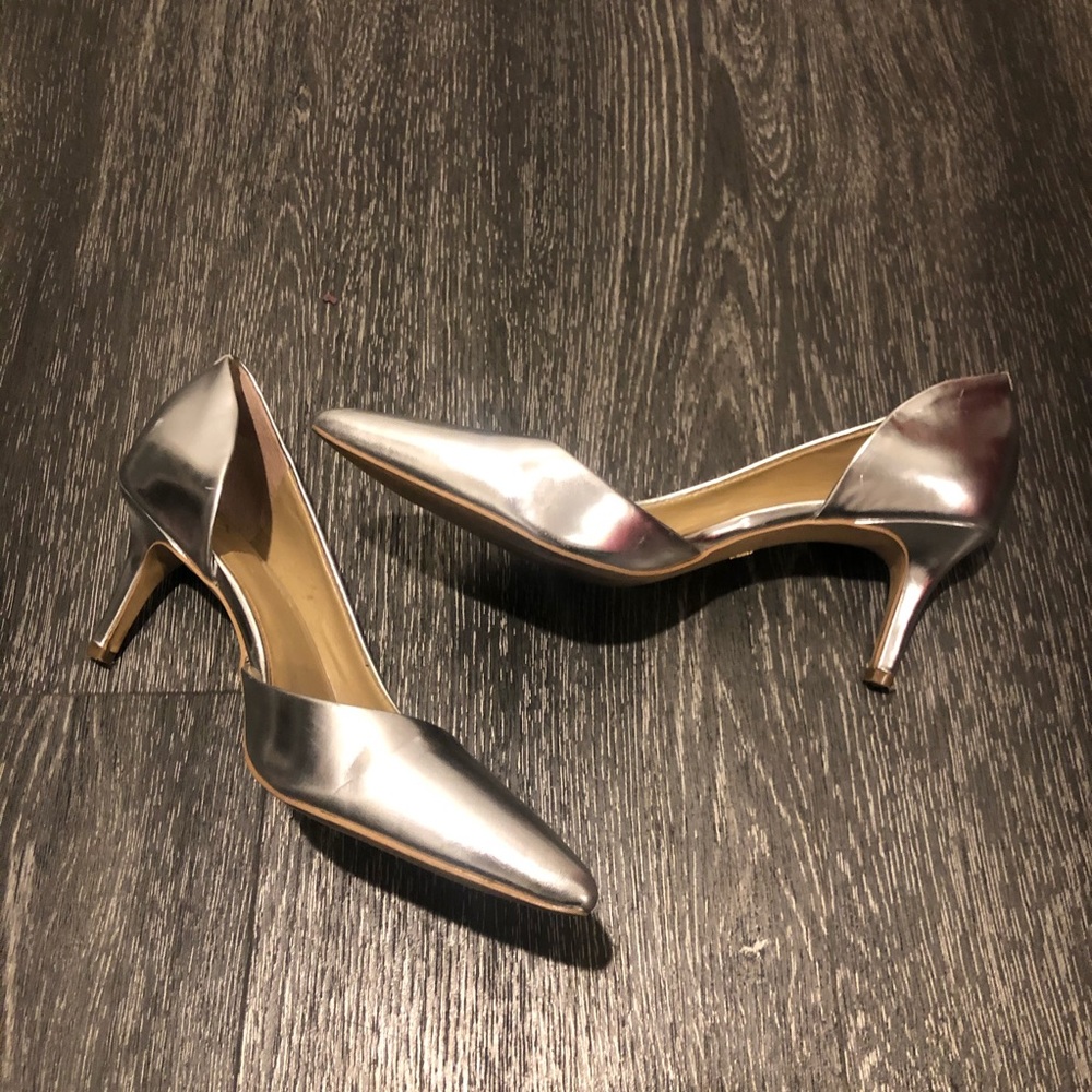 Ann Taylor Azra Pumps